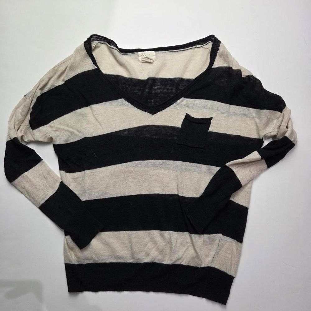 VTG Andrea Jovine Deep V Black White Stripe Thin‎ Sweater Size Medium